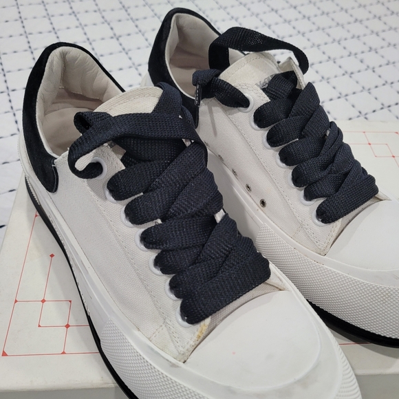 ALEXANDER MC QUEEN SNEAKERS ⚘️RESERVED⚘️ - Picture 4 of 6